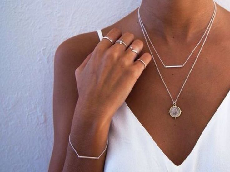 Minimalist Jewelry: Simple and Elegant